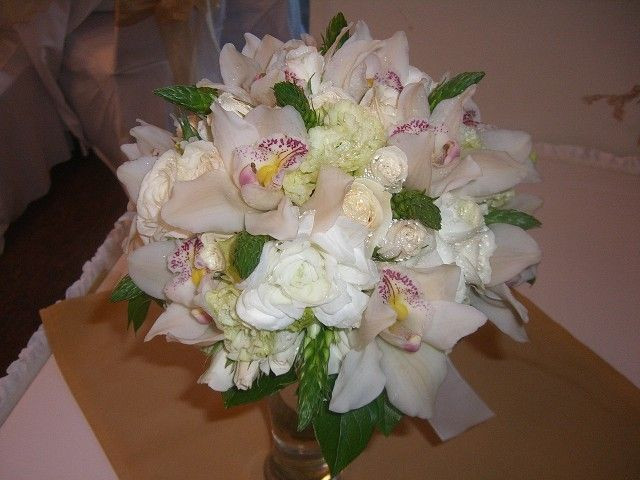 74486526-bride-bouquets-home-wedding-decorations-las-vegas